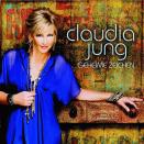 "Geheime Zeichen" nannte Claudia Jung ihr 2009er-Album. Das klingt natürlich mysteriöser und aufregender, als es ist. Die Dame singt gefällige Schlagern und ist auch sonst eine absolut seriöse Persönlichkeit: Von 2008 bis 2013 gehörte sie der Fraktion der Freien Wähler im Bayerischen Landtag an. Das letzte und bereits 20. Studioalbum der 57-Jährigen "Schicksal, Zufall oder Glück" erschien 2018. (Bild: Universal)