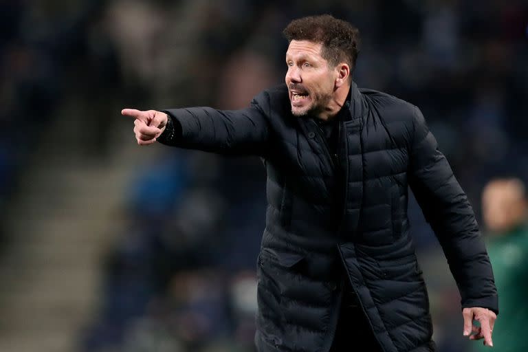 Diego Simeone no para de dar indicaciones durante el triunfo de Atlético de Madrid ante Porto, por la Champions League.