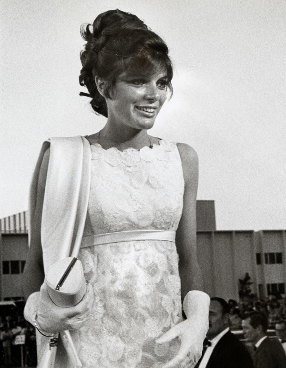 Beyond Old Hollywood Glamour: 27 Fabulous Red Carpet Outfits From the Early Academy Awards