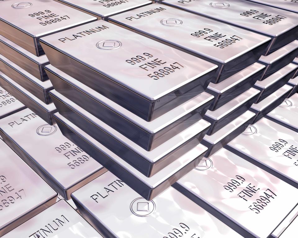 <p>Glänzende Aussichten auf Platz 14: Platin lässt mit seinem Preis von 37 Euro pro 100 Gramm Gold und Rhodium locker hinter sich. (Bild-Copyright: Paul Fleet/ddp Images) </p>