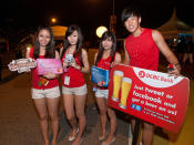 OCBC promoters. (Yahoo! photo/Alvin Ho)