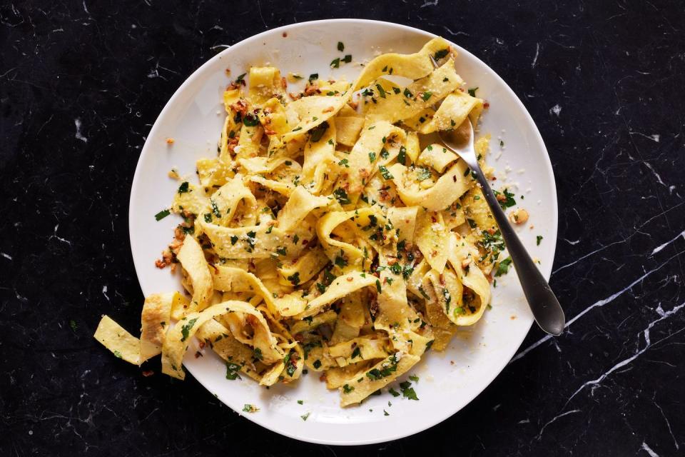 cacio e pepe egg noodles