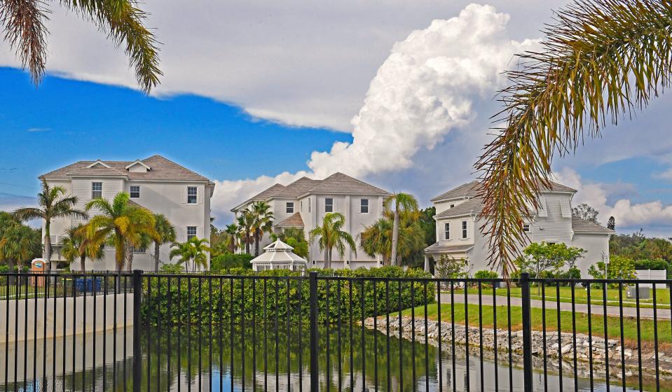 Of the five existing homes in La Linda Siesta Key, three are still available for purchase. Eight more are expected to be built over the next 12 to 16 months.