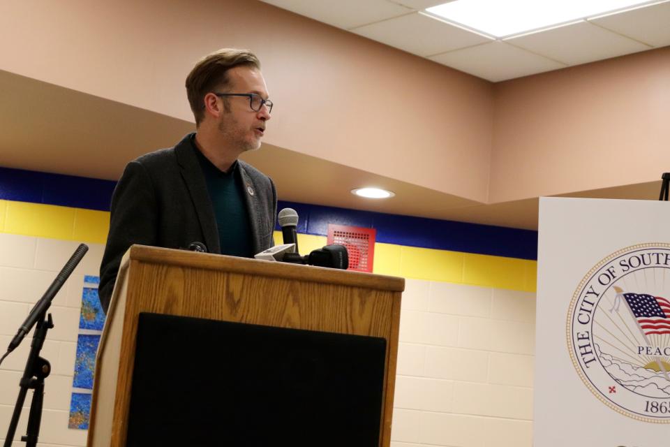 South Bend Superintendent Todd Cummings thanks city, district and community partners for coming together to share ideas about a proposed contract for school resource officers in a Tuesday, November 11, 2021, meeting at Riley High School.