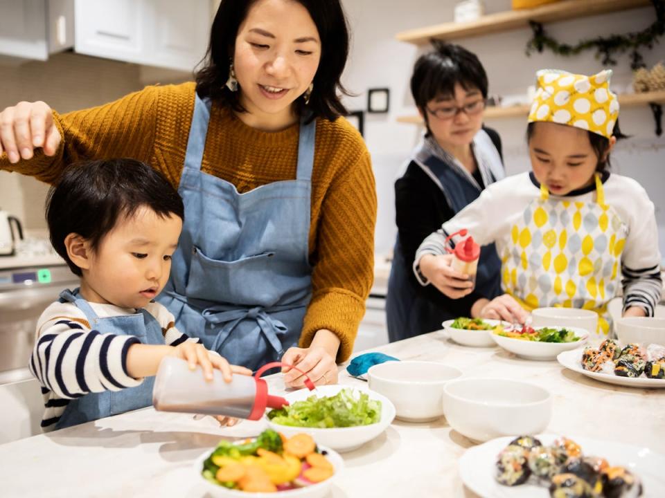 family cooking kids