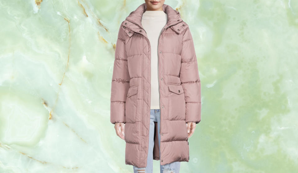 As puffer coat bargains go, this one is smokin'! (Photo: Walmart)