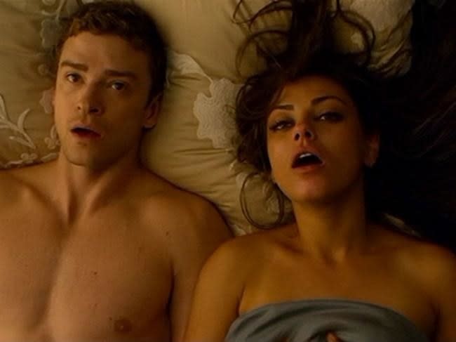 Screencap from "Friends with benefits" showing Mila Kunis and Justin Timberlake in bed together