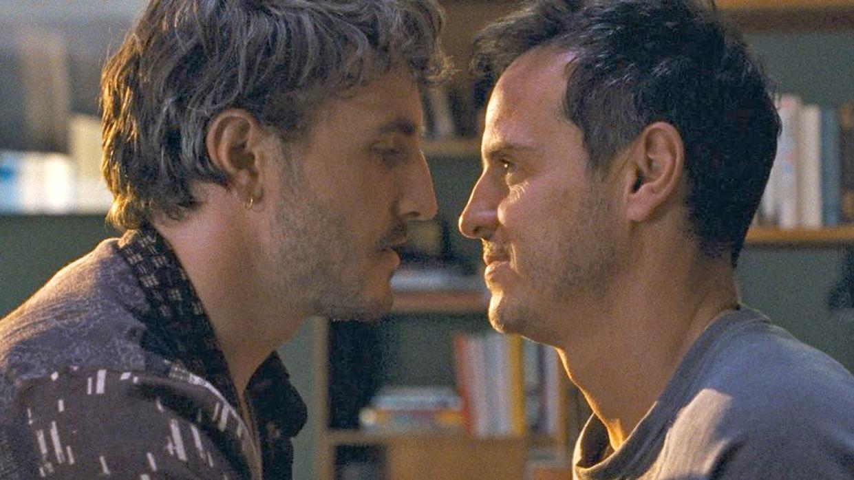 Andrew Scott & Paul Mescal in All Of Us Strangers 