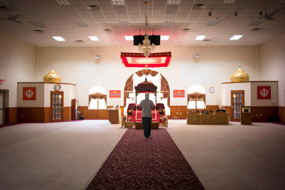 Sikhs come to pray and pay their respects at the Sikh Temple of Wisconsin on July 28, 2017. (Photo: Darren Hauck for HuffPost)