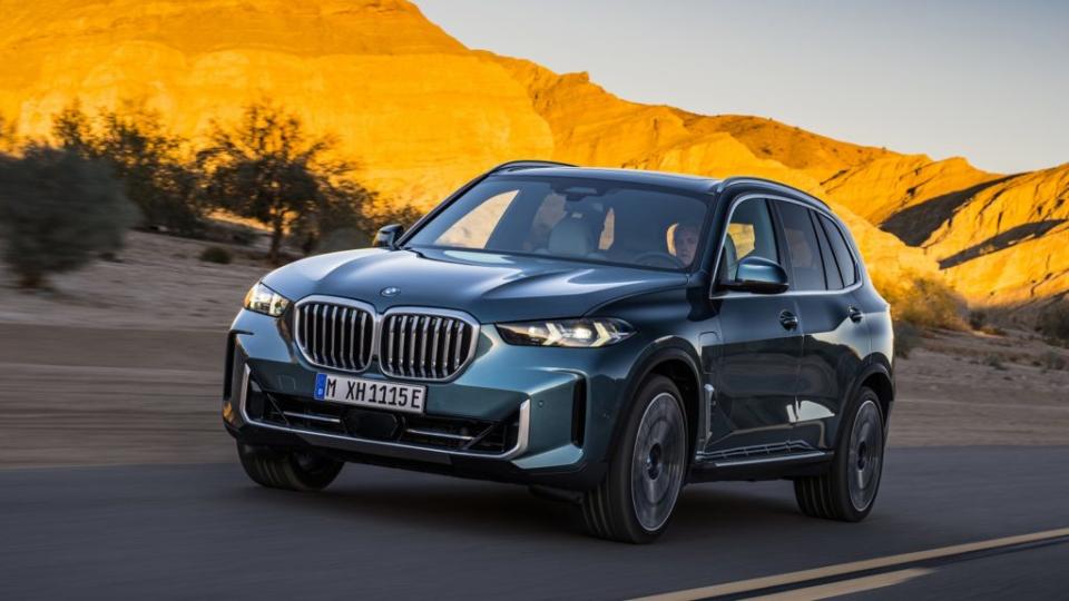 BMW為小改款X5與X6全面配備自適應式懸吊系統。(圖片來源/ BMW)