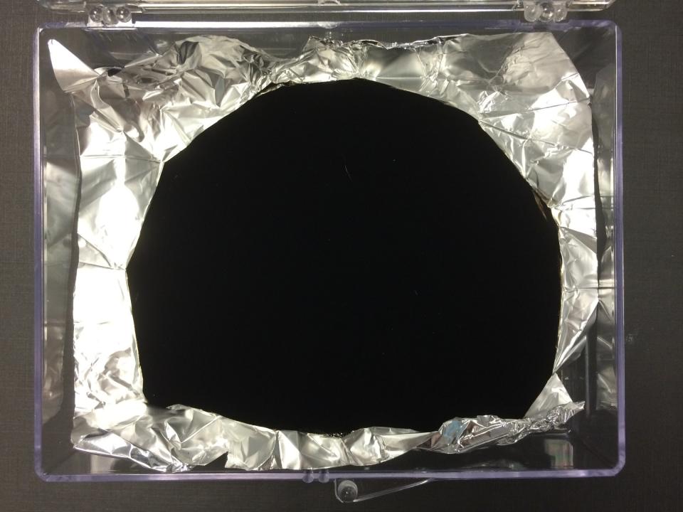 vantablack_folie_surrey_nanosystems