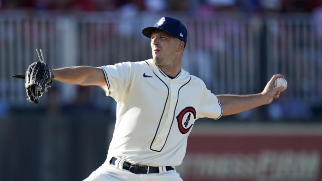 Field of Dreams: Cubs, Reds uniforms are here and they're spectacular