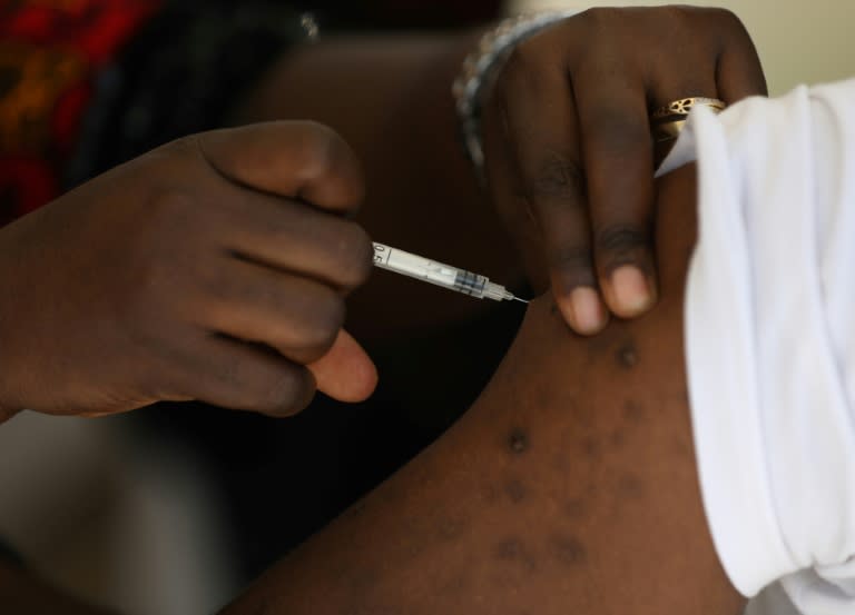 Le Nigeria est devenu "le premier pays au monde" à introduire un nouveau vaccin "révolutionnaire" contre la méningite, le Men5CV, annonce l'OMS (Kola Sulaimon)