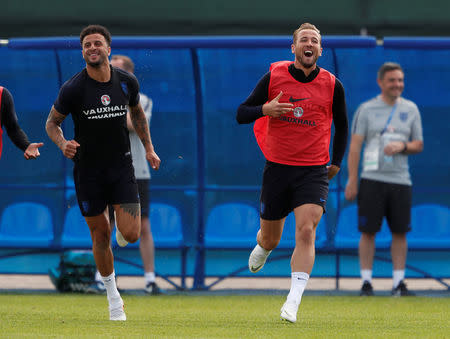 Soccer Football - World Cup - England Training - England Training Camp, Saint Petersburg, Russia - June 17, 2018 England's Kyle Walker and Harry Kane during training REUTERS/Lee Smith