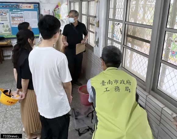 南市強化山坡地與邊坡及檔土牆檢視，並啟動專業人員對危險建築物進行緊急評估及列管，以維護市民安全。（記者李嘉祥攝）