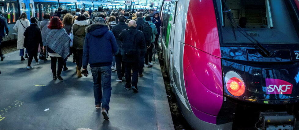 La grève des aiguilleurs de la SNCF se poursuit ce vendredi (photo d'illustration).  - Credit:Bruno Levesque / MAXPPP / IP3 PRESS/MAXPPP