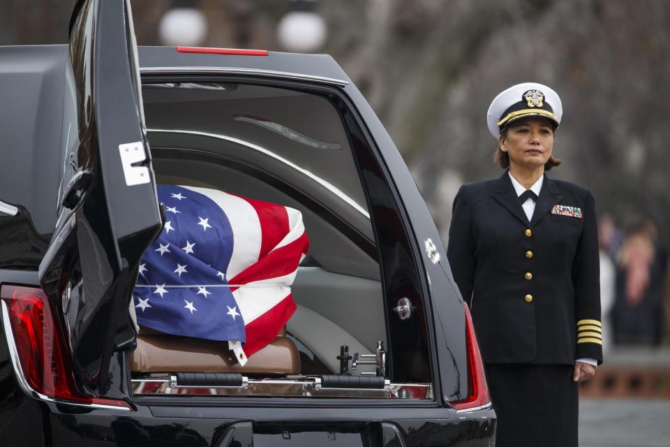 <p>The casket of former US President George H.W. Bush sits in the hearse on the East Front of the US Capitol.</p>
