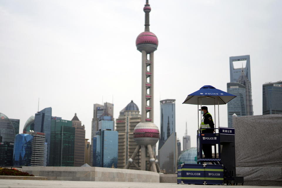 <p>Hasta ahora las autoridades chinas solo habían aplicado confinamientos por barrios en Shanghái para evitar desestabilizar la economía del gigante asiático, pero un récord de contagios les hizo cambiar de opinión. (Foto: Aly Song / Reuters).</p> 