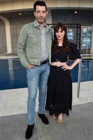 <p>Alberto E. Rodriguez/Getty</p> Jonathan Scott is a foot taller than fiancée Zooey Deschanel.