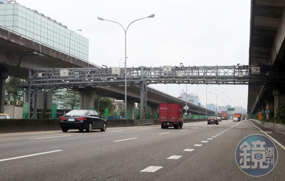 今天到早上8點為止，國道整體車流都很順暢，未見明顯塞車的路段。（示意圖，本刊資料照）