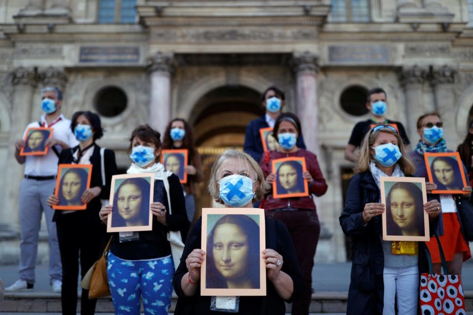 Louvre protest.JPG