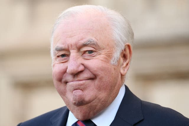 Jimmy Tarbuck reveals prostate cancer diagnosis