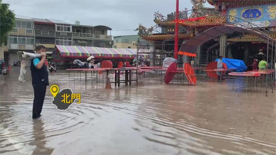 雨彈狂炸！台南將軍.北門淹水　魚塭溢水魚種亂竄