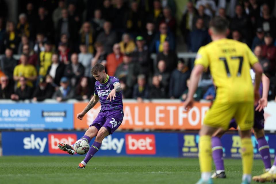 Reading Ratings: Battling Burton beat below-par Royals to leap toward survival <i>(Image: JasonPIX)</i>