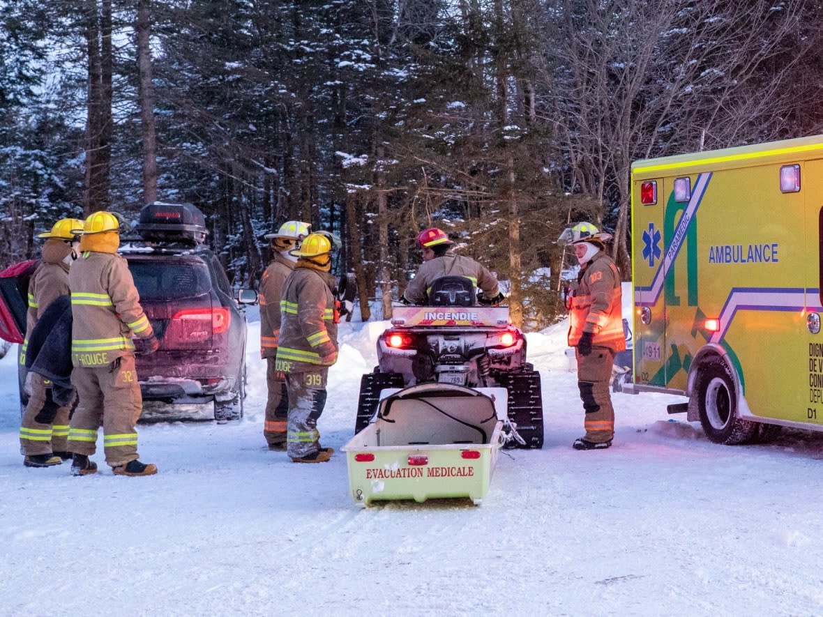 An investigation is underway to understand the circumstances of the incident. It is not yet known how the boy fell into the river.  (Steeve Jolicoeur/Radio-Canada - image credit)