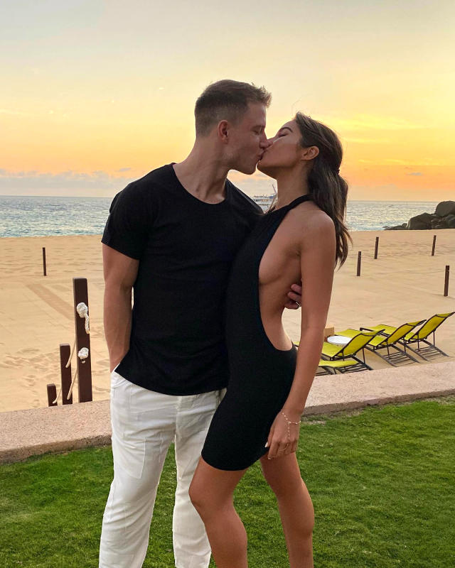 Olivia Culpo, Christian McCaffrey kiss before 49ers-Saints game