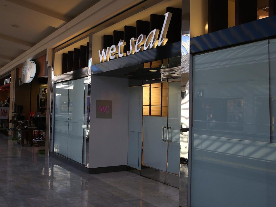 wet seal closed