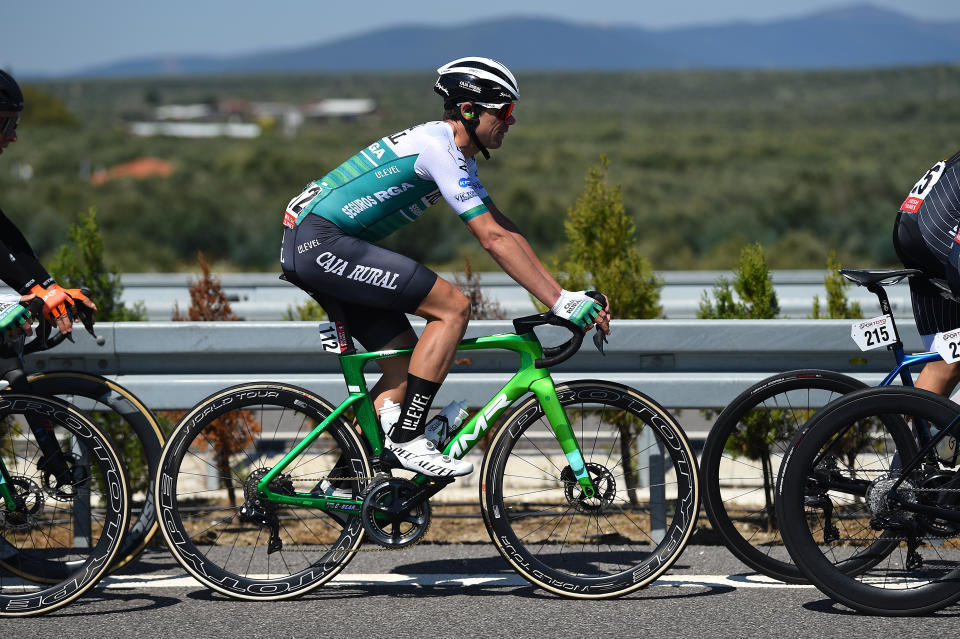 Eduard Prades durante una etapa del Tour de Turquía de este 2022. (Foto: Dario Belingheri / Getty Images).