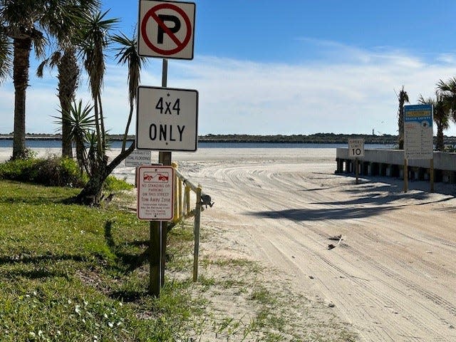 Porpoise Point Beach Drive Access Entrance