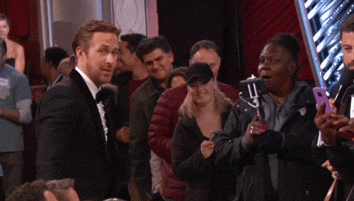Ryan Gosling greeted a group of tourists ... at the Oscars. (Credit: ABC)