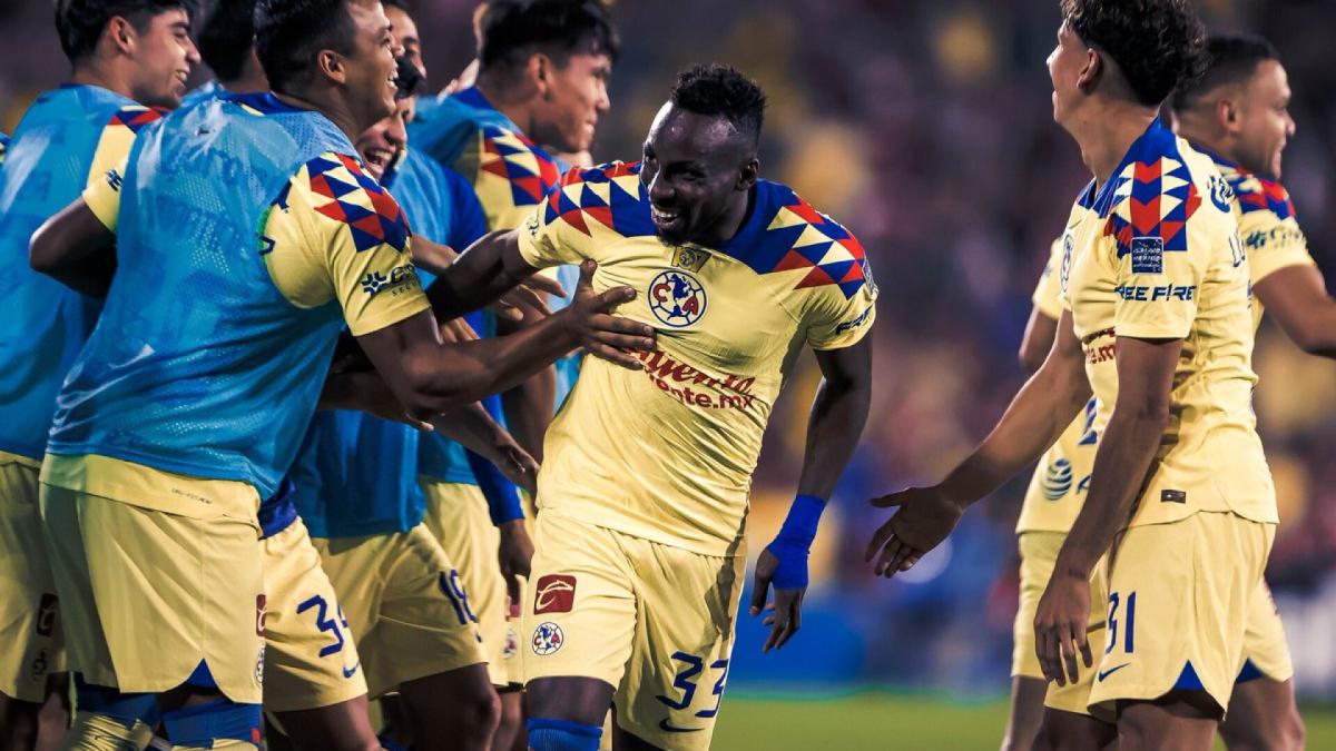 Club America beat Chivas thanks to Quinones double in front of 86,000 at  Rose Bowl - NBC Sports