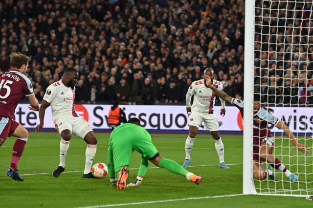 West Ham 1-1 Lyon: Ten-man Hammers hold French side to first-leg home draw  in Europa League quarter-final, Football News