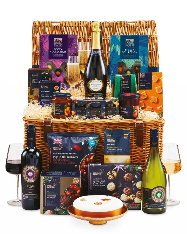 Aldi's sell-out luxury Christmas hampers are back again this year