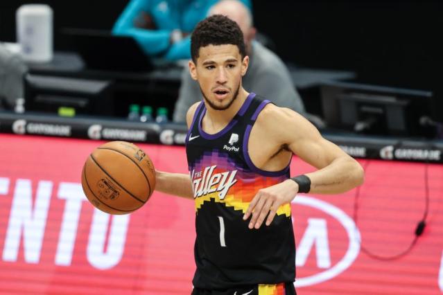 Booker stays hot, Suns win Game 3 against Nuggets