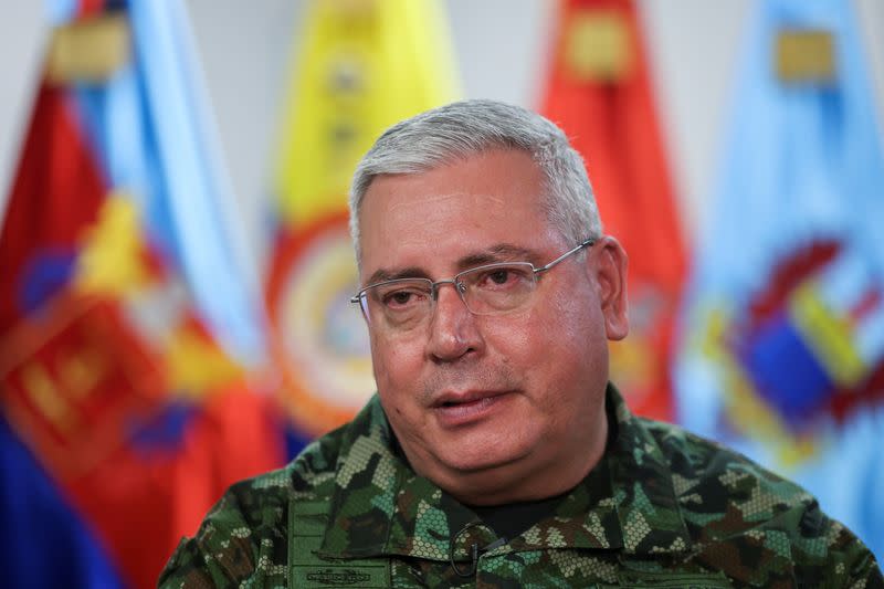 El comandante de las Fuerzas Militares de Colombia, general Helder Fernán Giraldo, habla en una entrevista con Reuters en Bogotá