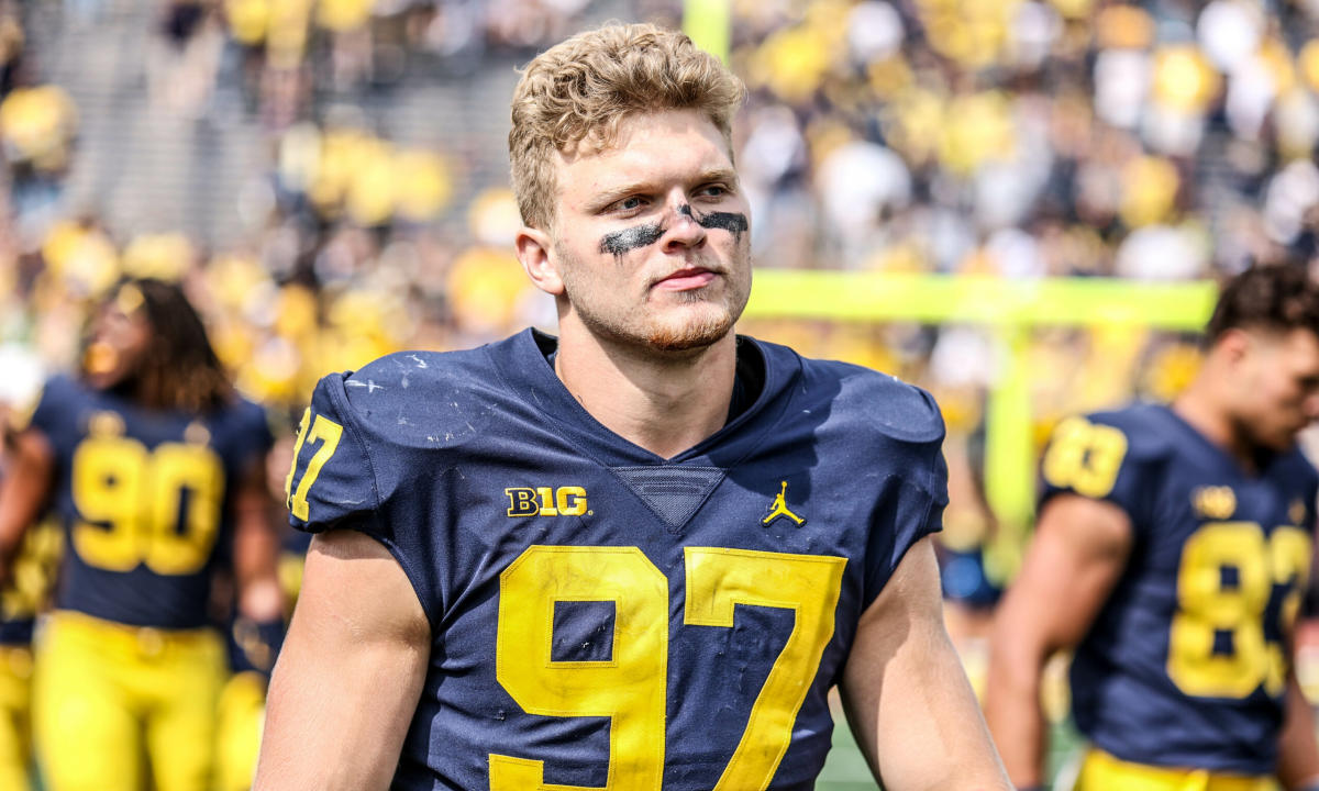 Michigan's Aidan Hutchinson finishes 2nd in Heisman voting - Maize