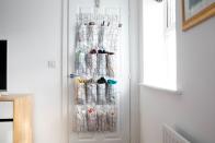 <p>Looking for extra storage options? This hanging 16-pocket door organiser will help you effectively organise your belongings. Whether it's clothing or toys, the individual pockets make it easier than ever to tidy up. </p>