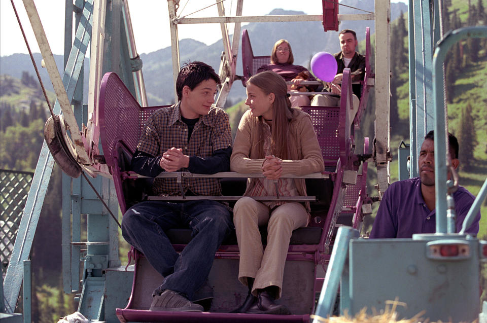 EVERWOOD, Gregory Smith and Emily Van Camp, 'The Great Doctor Brown' episode, season #1.  2002-2006. photo: ©WB / courtesy Everett Collection