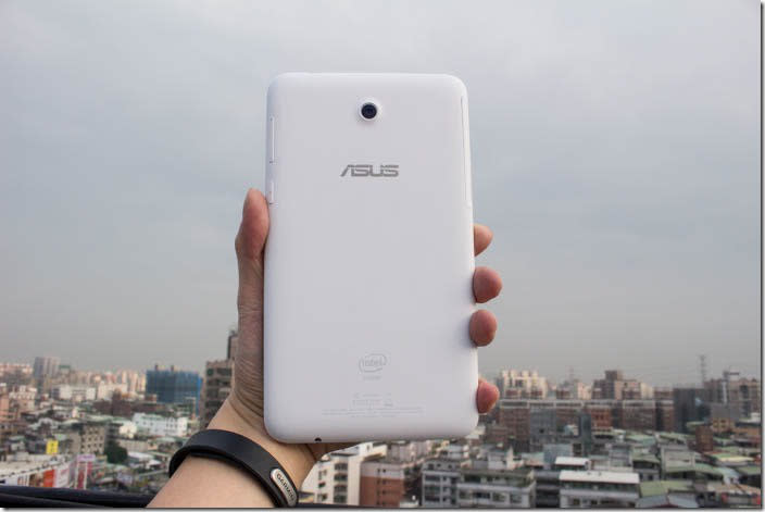 八千有找！效能與外型兼具的 ASUS Fonepad 7 LTE FE375CL 七吋平板手機