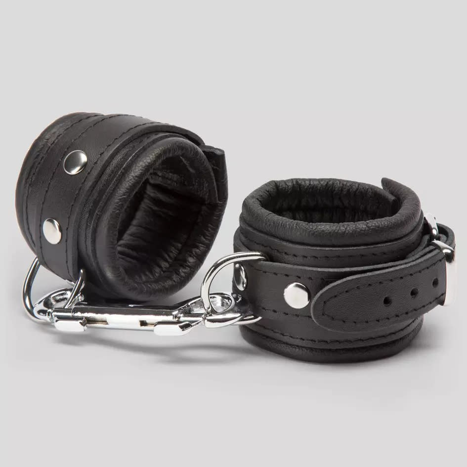 DOMINIX Deluxe Leather Wrist Cuffs