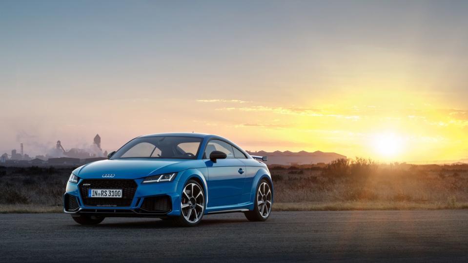 <p>With the Black Optic package, Audi will now black out the four rings and the model badge on the front and rear. Matrix LED headlights (those camera-controlled, fully adaptive units made less adaptive for the U.S. market) are a new option. </p>