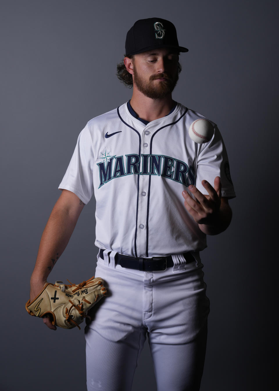 Seattle Mariners pitcher Reid VanScoter stands for a portrait Friday, Feb. 23, 2024, in Peoria, Ariz. (AP Photo/Lindsey Wasson)