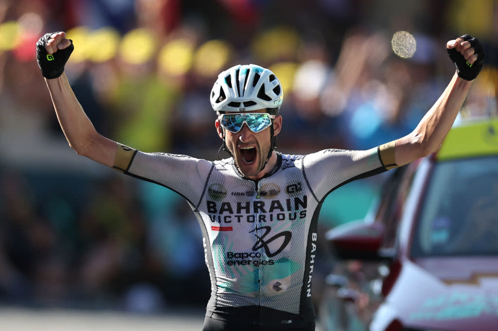  Bahrain - Victorious' Dutch rider Wout Poels cycles to the finish line to win the 15th stage of the 110th edition of the Tour de France cycling race, 179 km between Les Gets Les Portes du Soleil and Saint-Gervais Mont-Blanc, in the French Alps, on July 16, 2023. (Photo by Thomas SAMSON / AFP) 