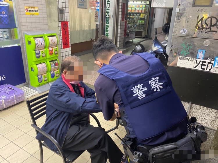 黃姓男子經員警提醒遭網路詐騙，打消買遊戲點數念頭。（記者葉進耀翻攝）