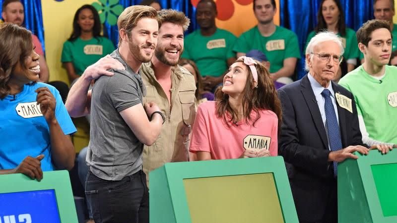 Liam Hemsworth joins as a surprise guest on SNL Saturday night. Source: NBC