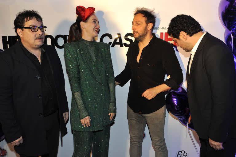 Sonrisas cómplices en la presentación de Casi muerta